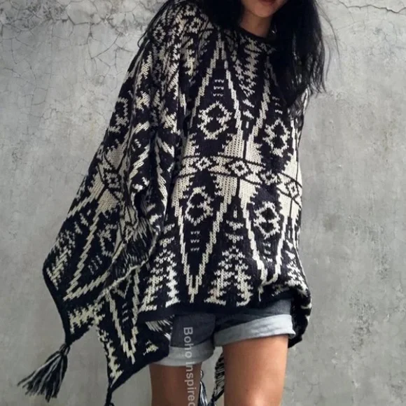 SOLD OUT Black & White Tribal Aztec Western Printed Knit Poncho Tassel Trimmed - Picture 4 of 5